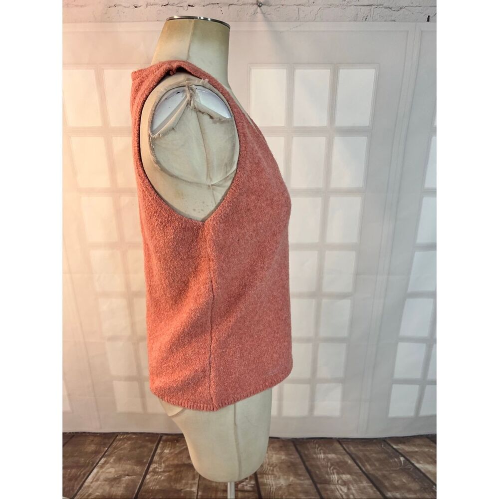 Express Coral Pink V-Neck Boucle Knit Sleeveless Sweater Tank Top Size Large - Picture 2 of 8